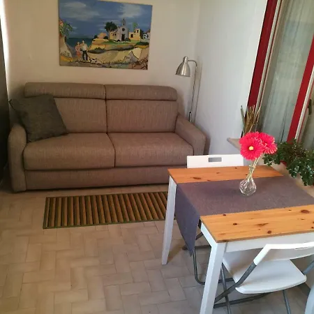 Paradiso Apartment *